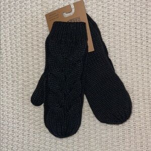 Knit Black Mittens